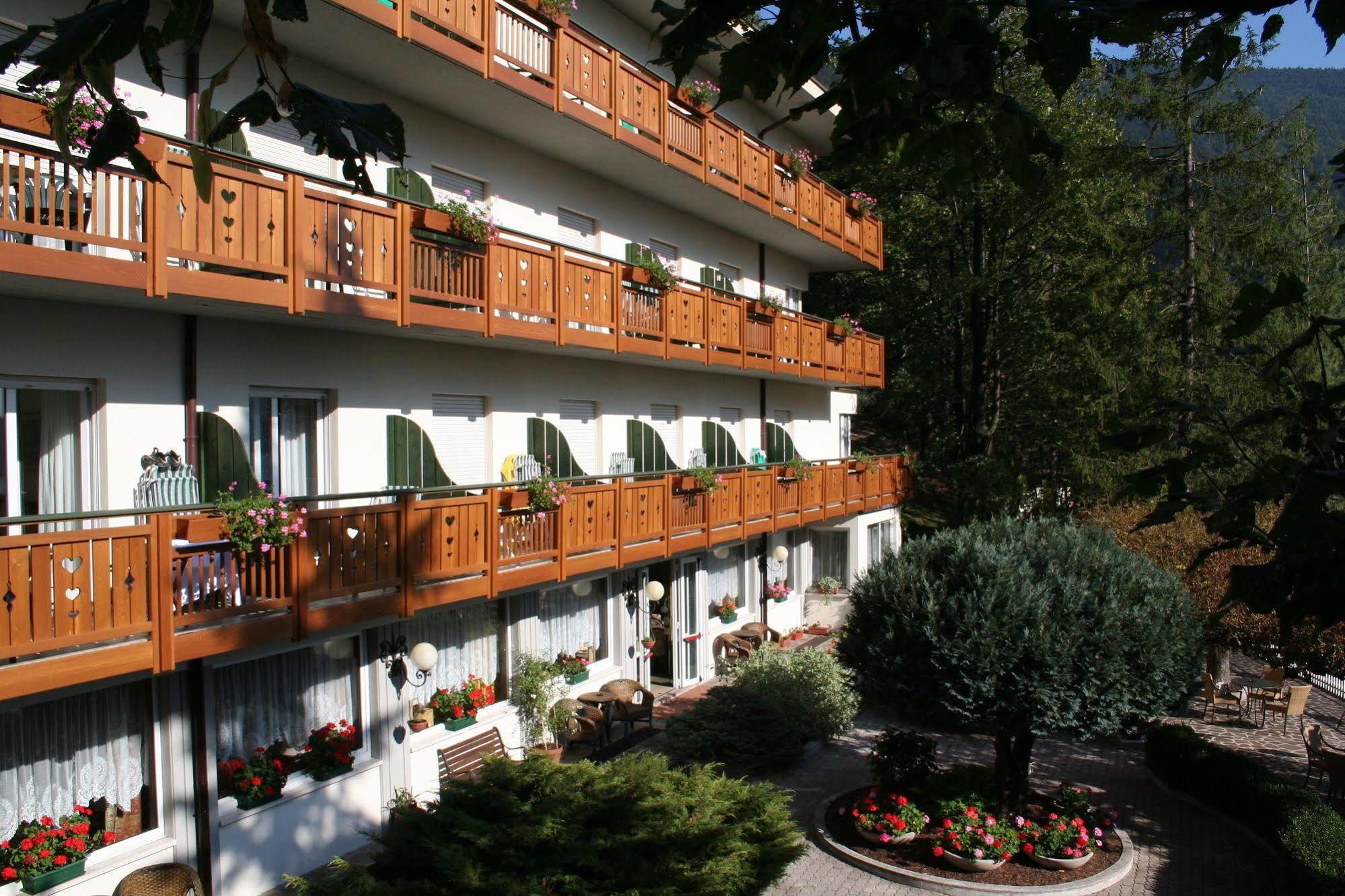 מולבנו Hotel Miralago Wellness - Adults Only מראה חיצוני תמונה